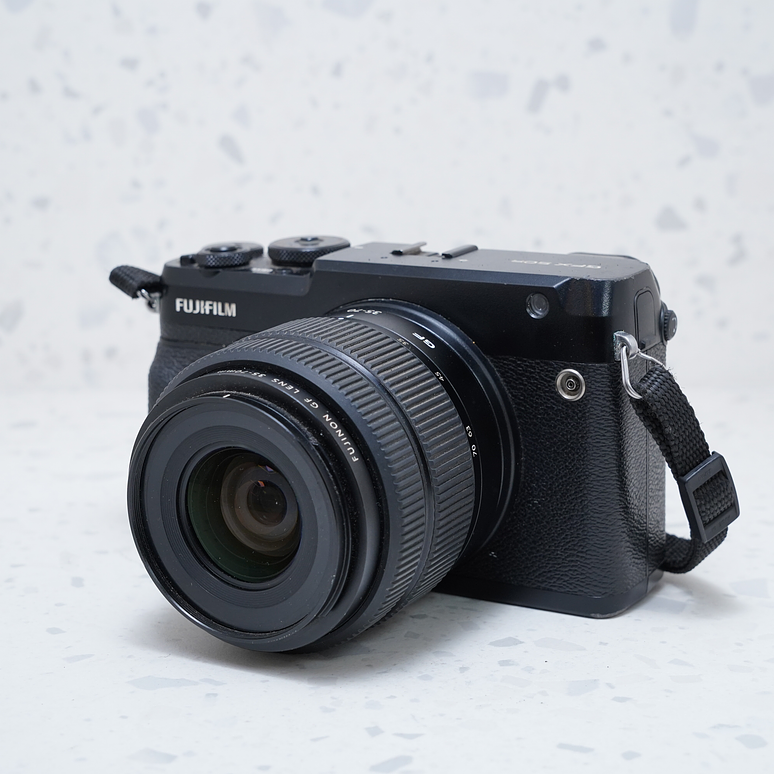 Fujifilm GFX 50R + 35-70mm f/4.5-5.6 WR - USADO 1