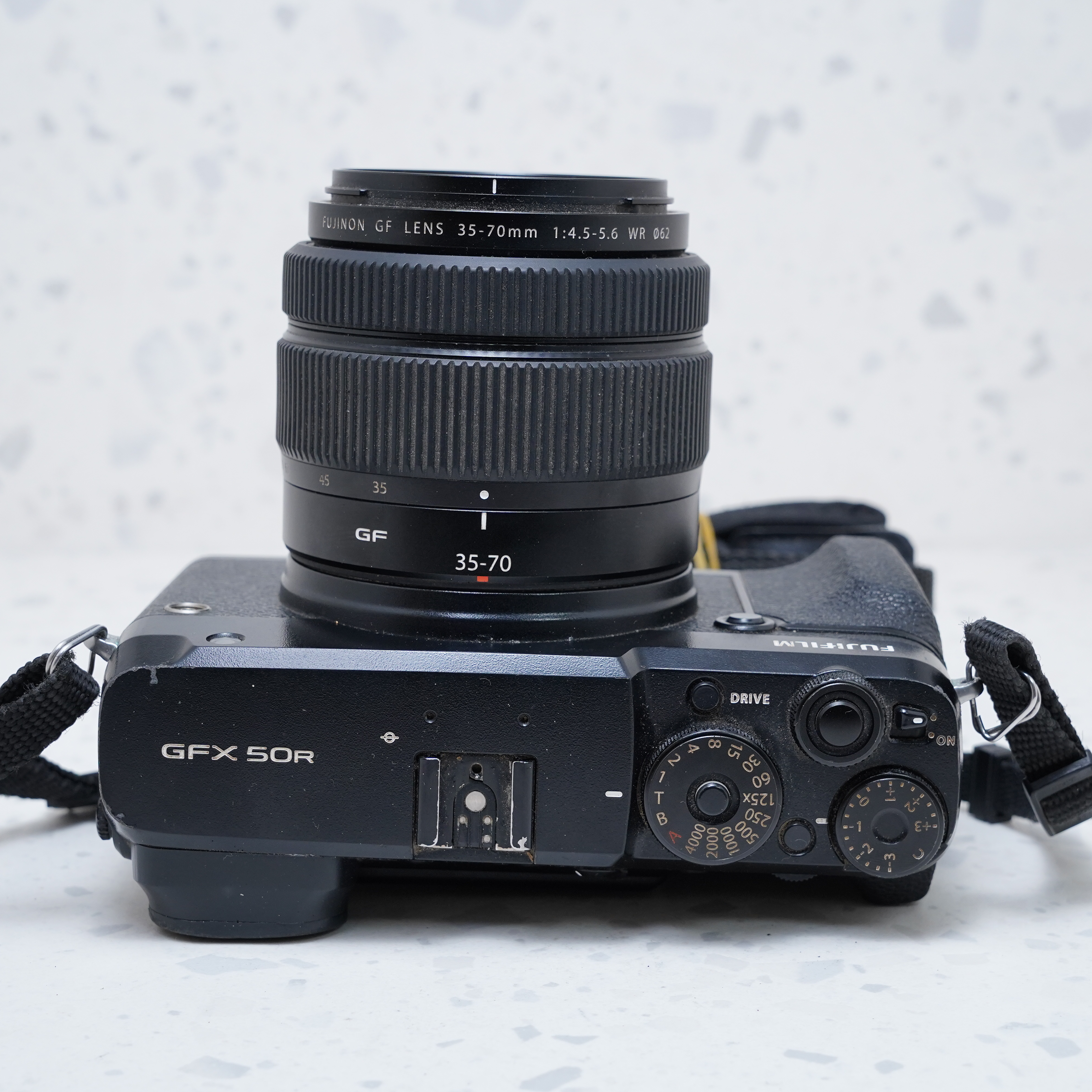 Fujifilm GFX 50R + 35-70mm f/4.5-5.6 WR - USADO