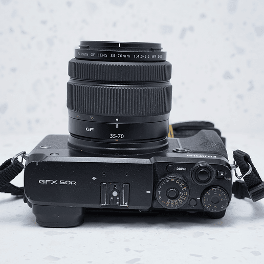 Fujifilm GFX 50R + 35-70mm f/4.5-5.6 WR - USADO 5