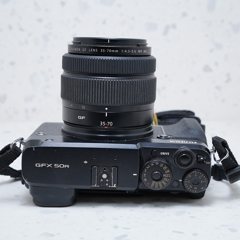 Fujifilm GFX 50R + 35-70mm f/4.5-5.6 WR - USADO 5