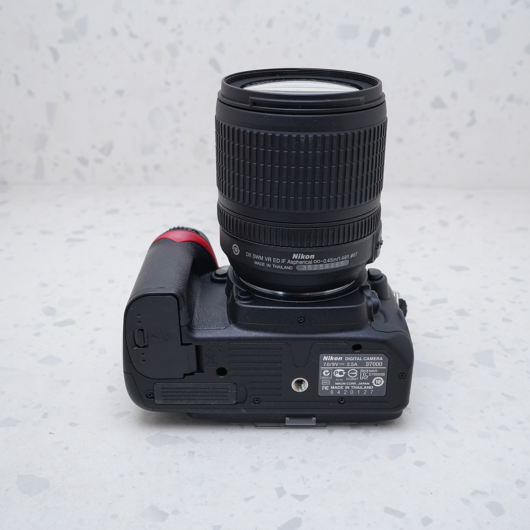 Nikon D7000 + AF-S DX NIKKOR 18-105mm - USADO 8