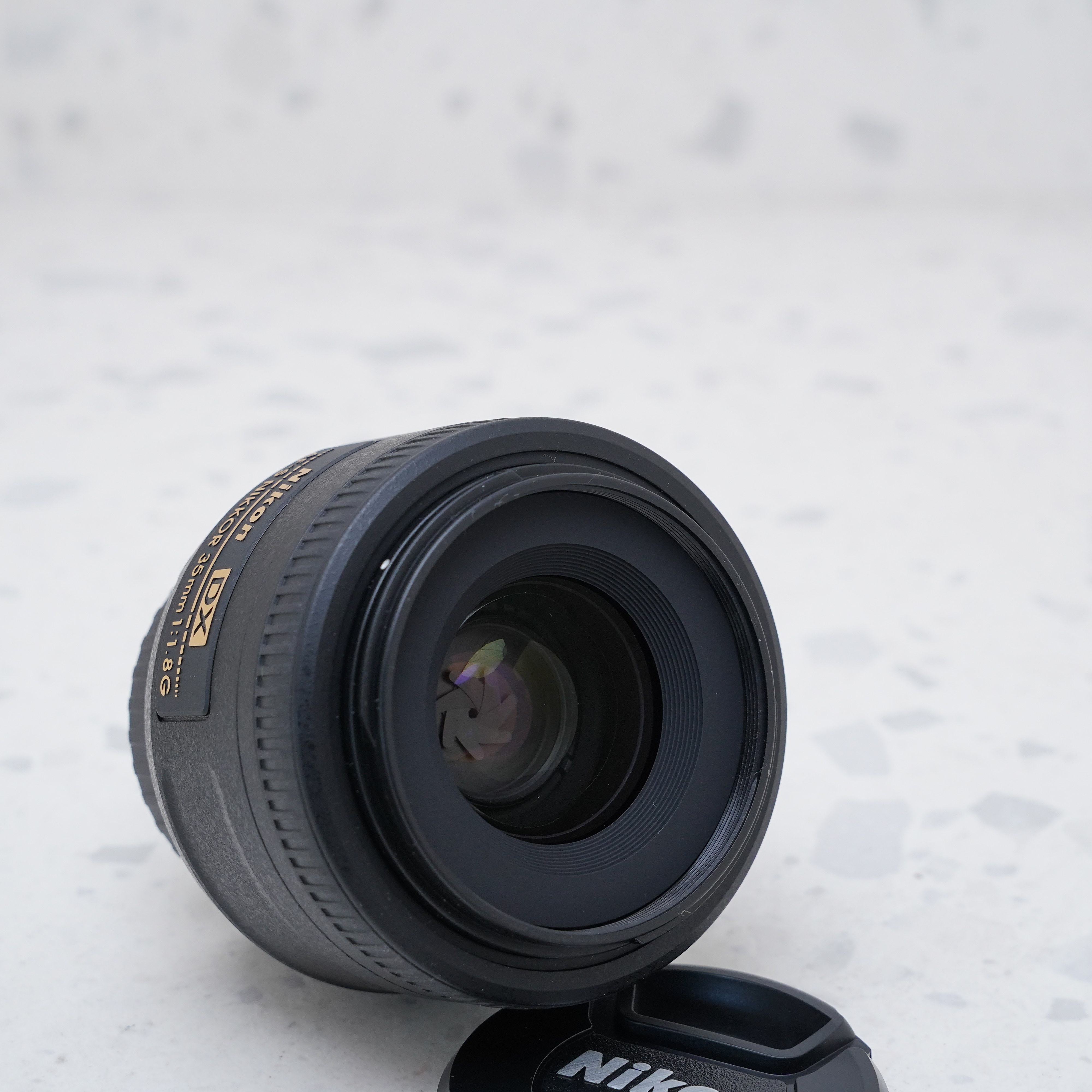 Lente Nikon AFS DX NIKKOR 35mm f1.8G - USADO