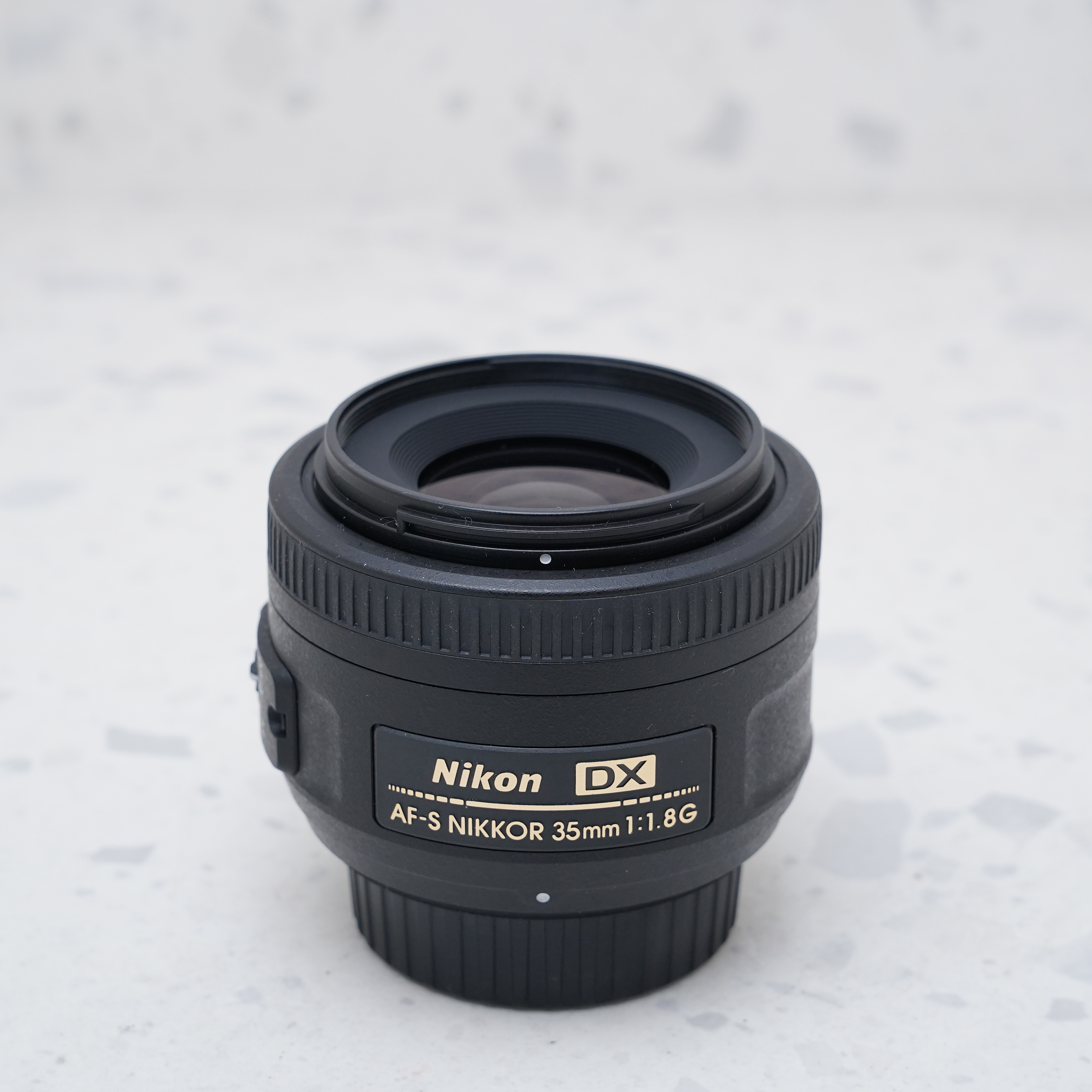 Lente Nikon AFS DX NIKKOR 35mm f1.8G - USADO