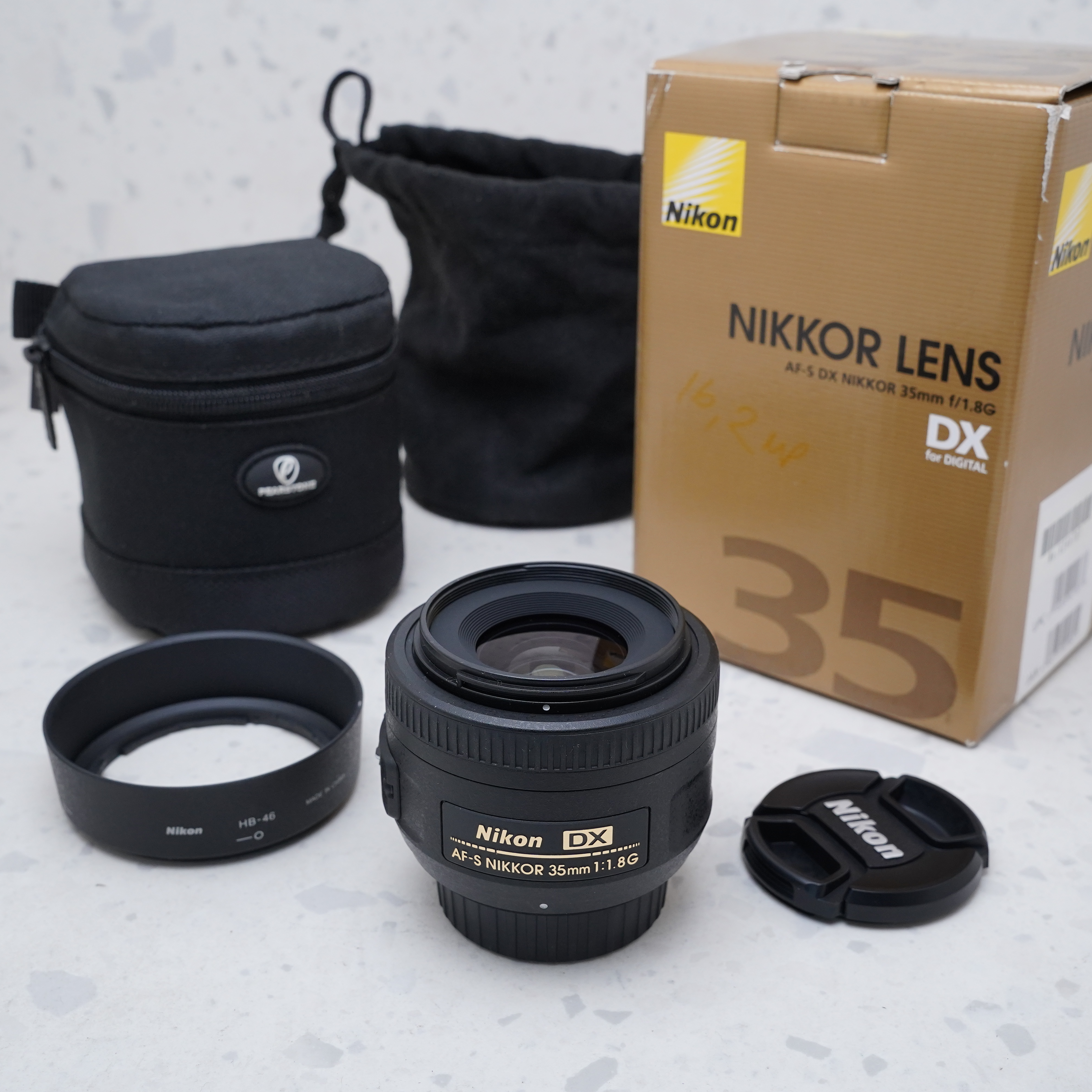 Lente Nikon AFS DX NIKKOR 35mm f1.8G - USADO