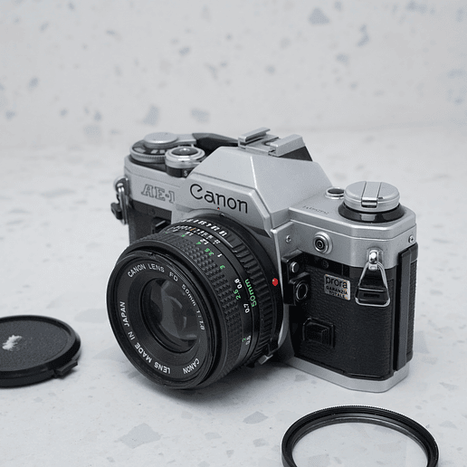 Canon AE-1 + Canon FD 50mm f/1.8 - USADO 2