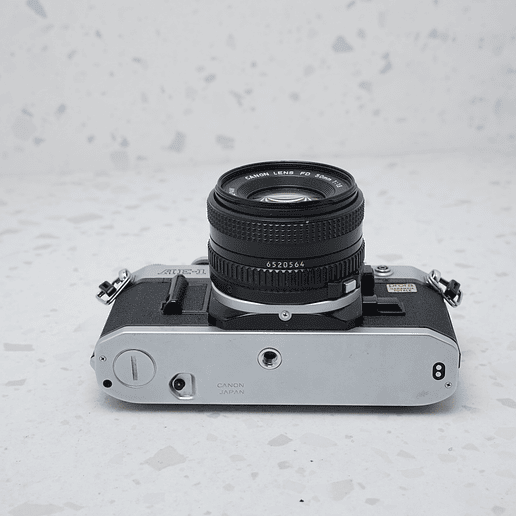 Canon AE-1 + Canon FD 50mm f/1.8 - USADO 6