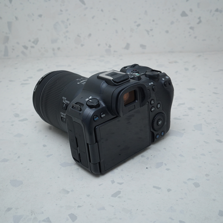 Canon EOS R6 Mark II + 24-105 mm f/4 - USADO 3