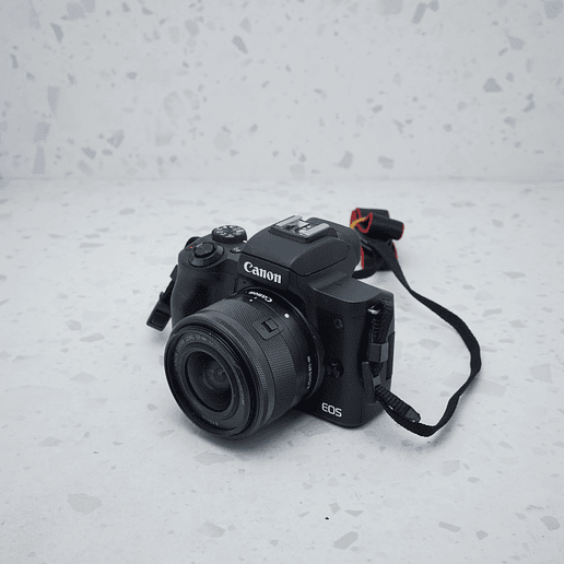 Canon EOS M50 + 15-45mm - USADO 2