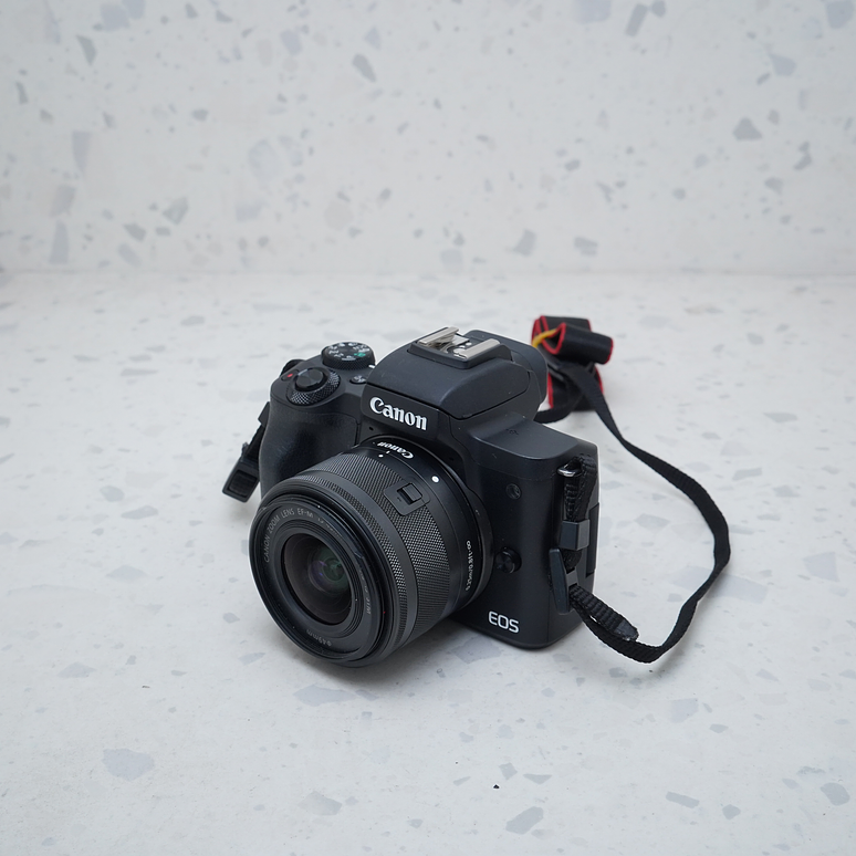 Canon EOS M50 + 15-45mm - USADO 2