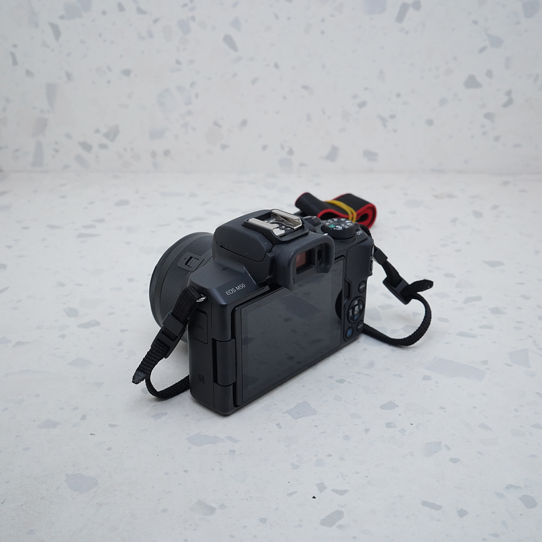 Canon EOS M50 + 15-45mm - USADO 5