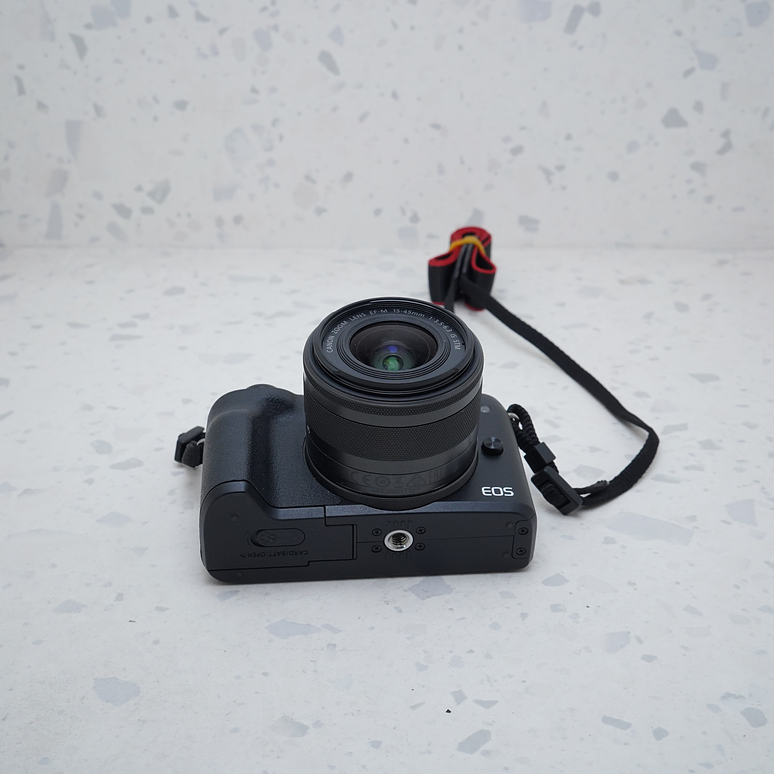 Canon EOS M50 + 15-45mm - USADO 6