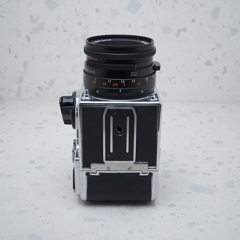 Hasselblad 500 C/M + 80 mm f/2.8 Carl Zeiss Planar CF - USADO 6