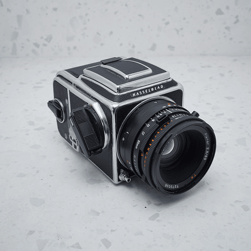 Hasselblad 500 C/M + 80 mm f/2.8 Carl Zeiss Planar CF - USADO 3