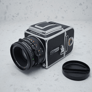 Hasselblad 500 C/M + 80 mm f/2.8 Carl Zeiss Planar CF - USADO