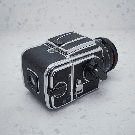 Hasselblad 500 C/M + 80 mm f/2.8 Carl Zeiss Planar CF - USADO 4