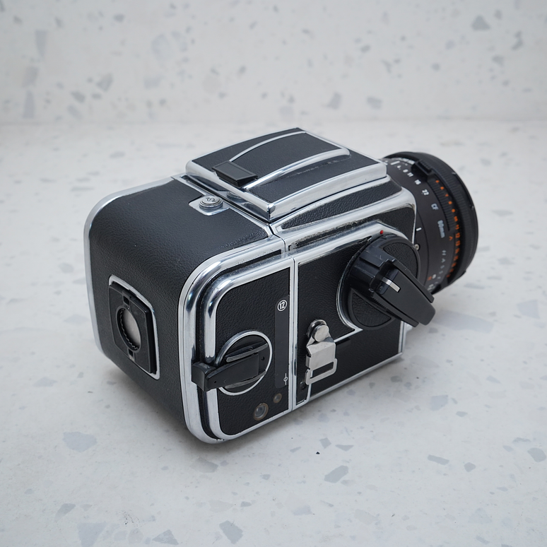 Hasselblad 500 C/M + 80 mm f/2.8 Carl Zeiss Planar CF - USADO 4