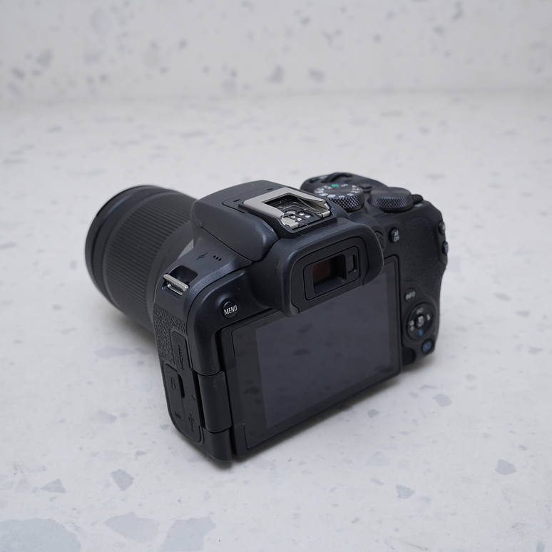 Canon EOS R10 + 18-150mm - USADO  3