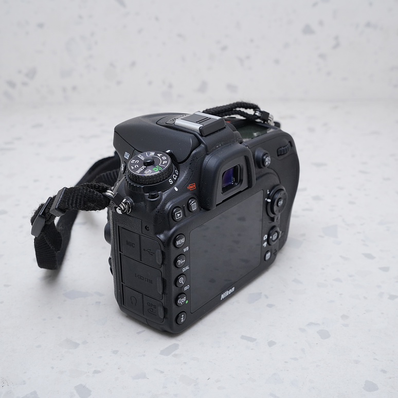 Nikon D7100 (Body) - USADO 5