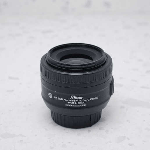 Nikon AF-S DX NIKKOR 35mm f/1.8G - USADO 3