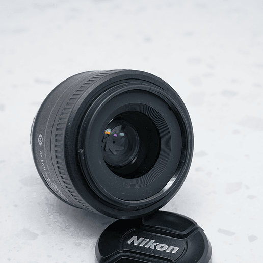 Nikon AF-S DX NIKKOR 35mm f/1.8G - USADO 4