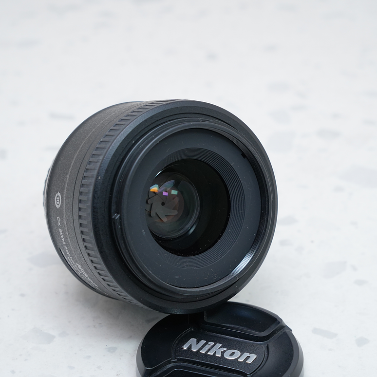 Nikon AF-S DX NIKKOR 35mm f/1.8G - USADO 4