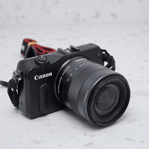 Canon EOS-M + EF-M 18-55mm f/3.5-5.6 IS STM - USADO 3