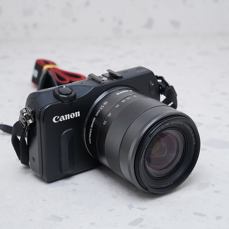 Canon EOS-M + EF-M 18-55mm f/3.5-5.6 IS STM - USADO 3