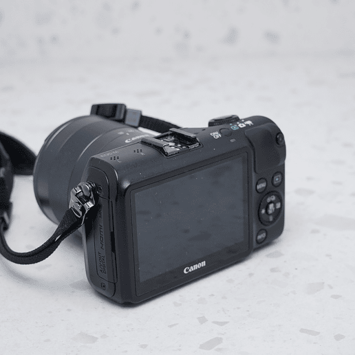 Canon EOS-M + EF-M 18-55mm f/3.5-5.6 IS STM - USADO 4