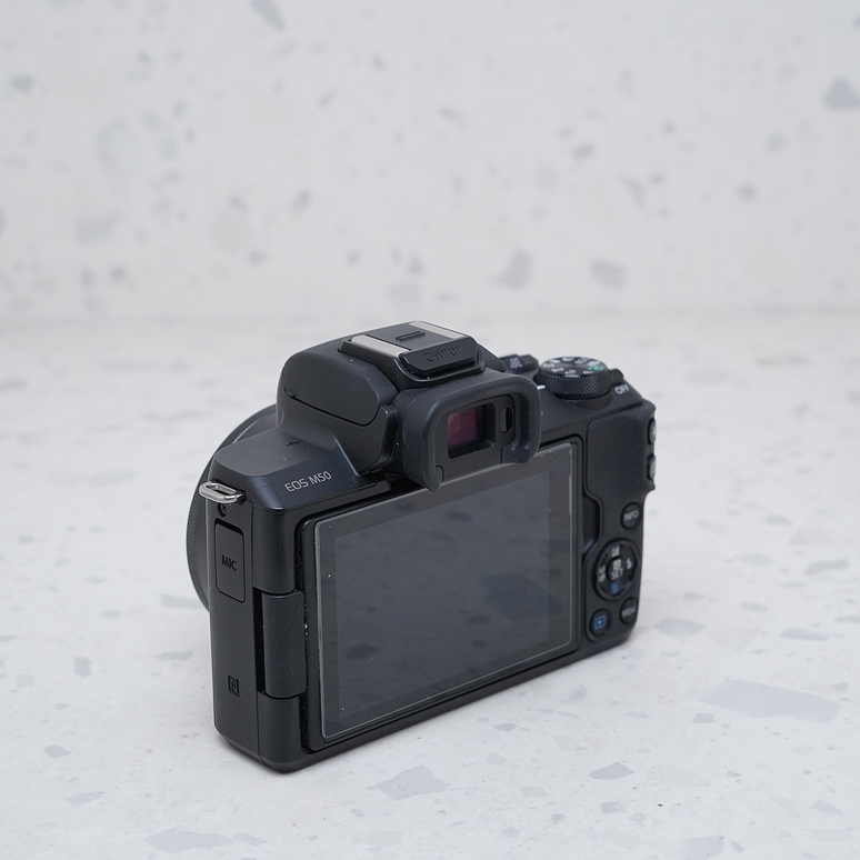 Canon M50 + 22mm F2 - USADO 5