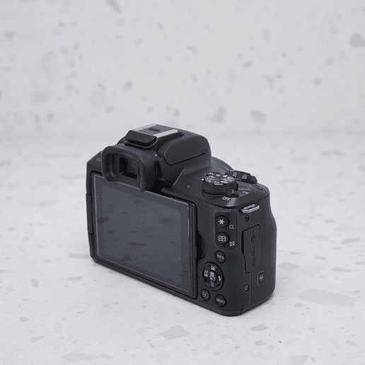 Canon M50 + 22mm F2 - USADO 3