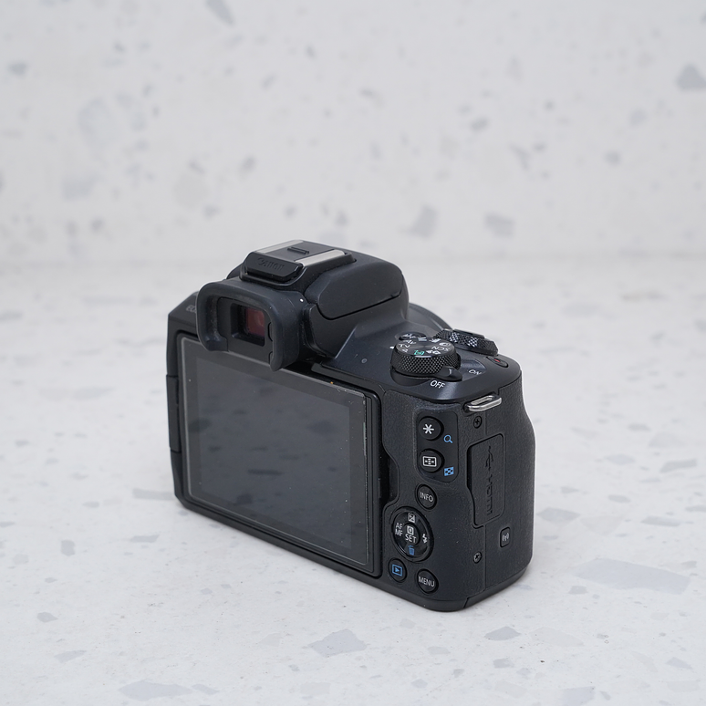 Canon M50 + 22mm F2 - USADO 3