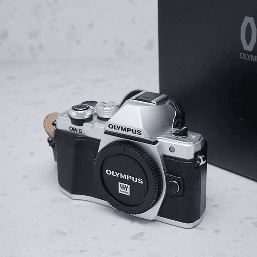 Olympus OM-D E-M10 Mark II (Body) - USADO 2