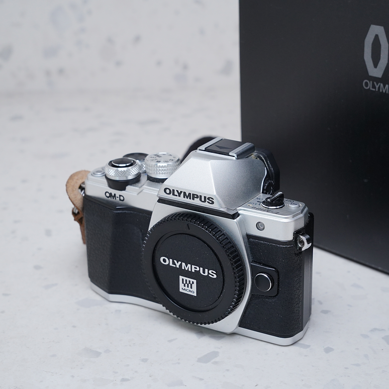 Olympus OM-D E-M10 Mark II (Body) - USADO 2