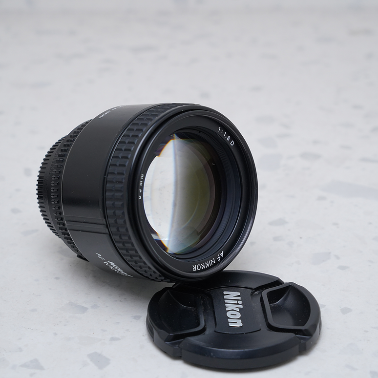 Nikon AF Nikkor 85mm f/1.8D - USADO 4