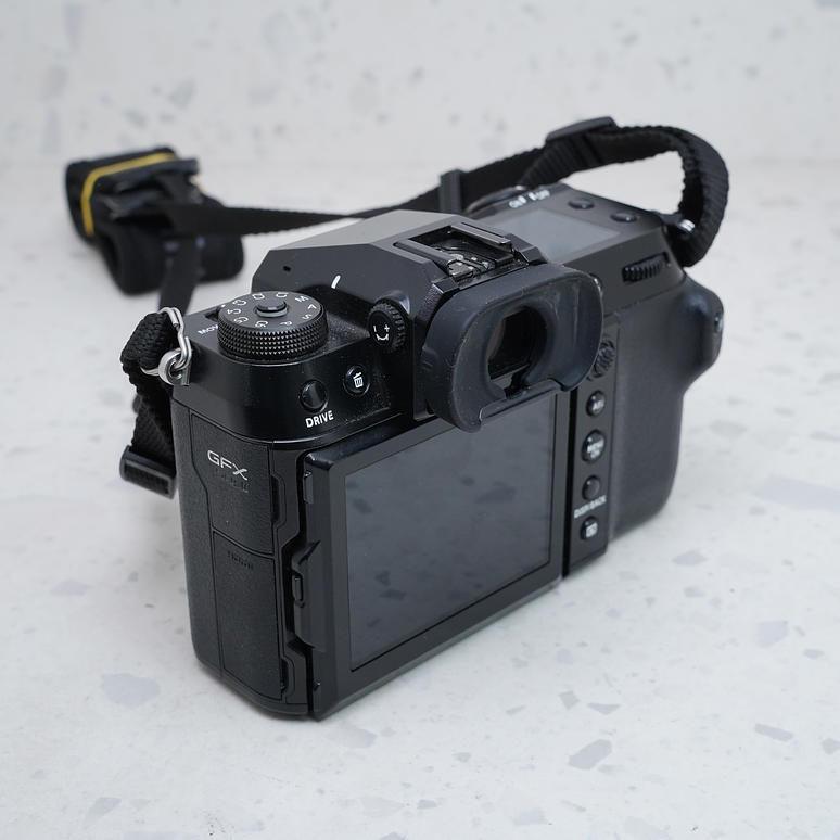 FUJIFILM GFX 50S II - USADO 3