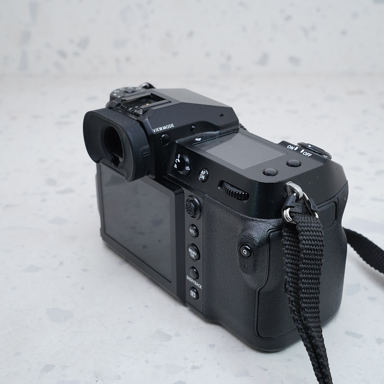 FUJIFILM GFX 50S II - USADO 5