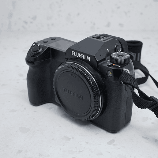 FUJIFILM GFX 50S II - USADO 2