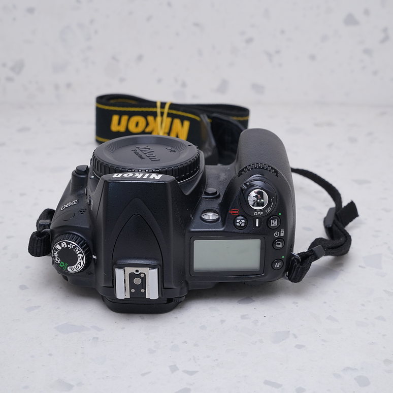 Nikon D90 + Tamron 28-80mm  - USADO 6