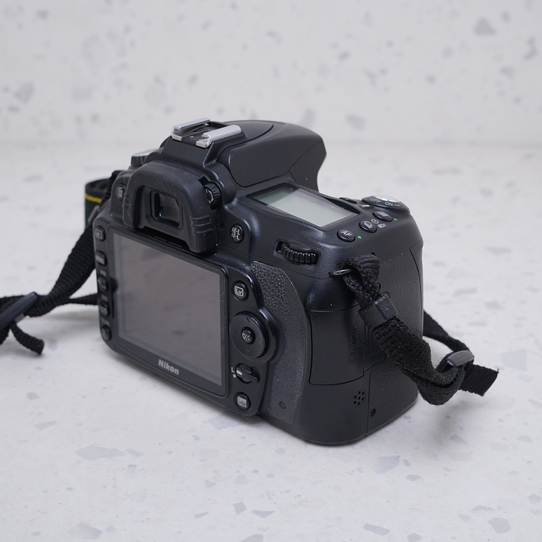 Nikon D90 + Tamron 28-80mm  - USADO 4