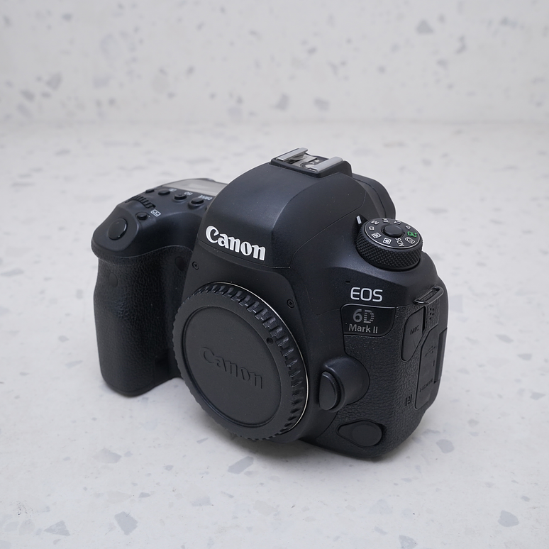 Canon EOS 6D Mark II - USADO 2