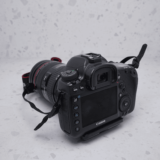 Canon EOS 5D Mark IV + Canon EF 24‑70mm f/2.8L USM I - USADO 2