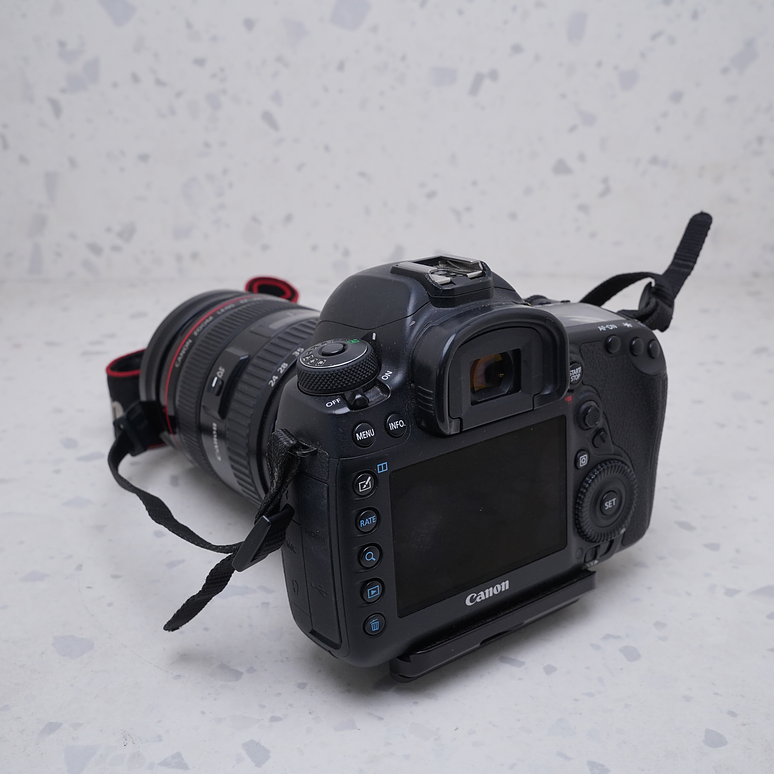 Canon EOS 5D Mark IV + Canon EF 24‑70mm f/2.8L USM I - USADO 2