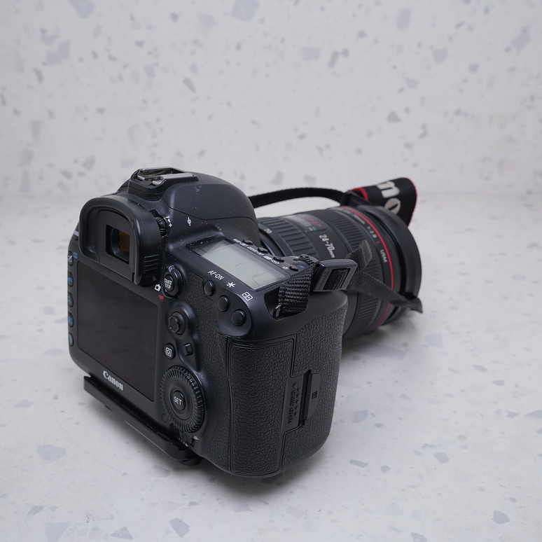 Canon EOS 5D Mark IV + Canon EF 24‑70mm f/2.8L USM I - USADO 5