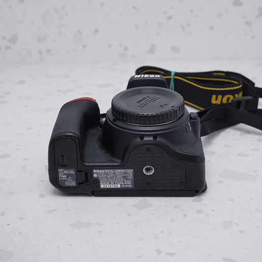 Nikon D5600 (Body) - USADO 7