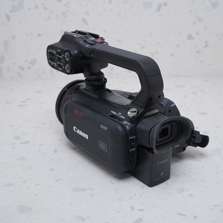 UHD 4K Canon XA60 - USADO 3