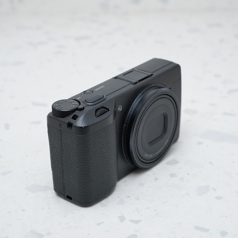 Ricoh GR III - USADO 4