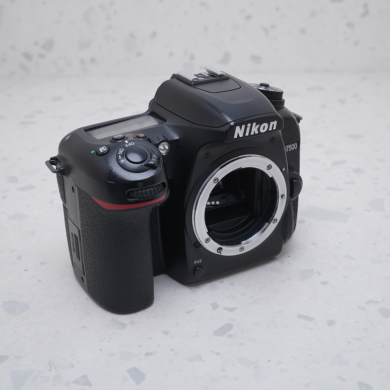 Nikon D7500 (Body) - USADO 4