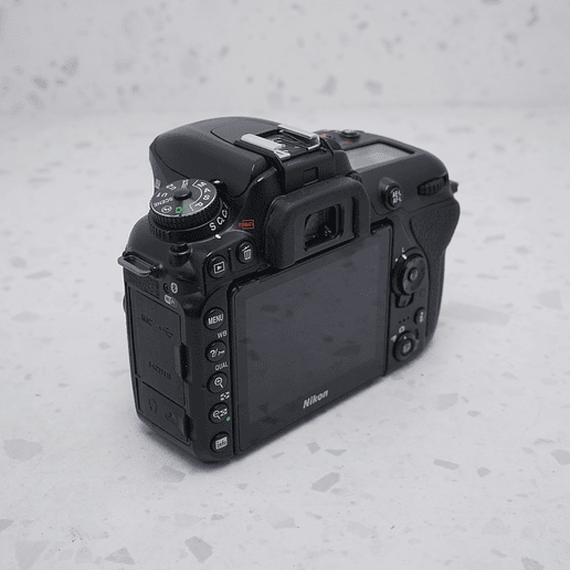 Nikon D7500 (Body) - USADO 5