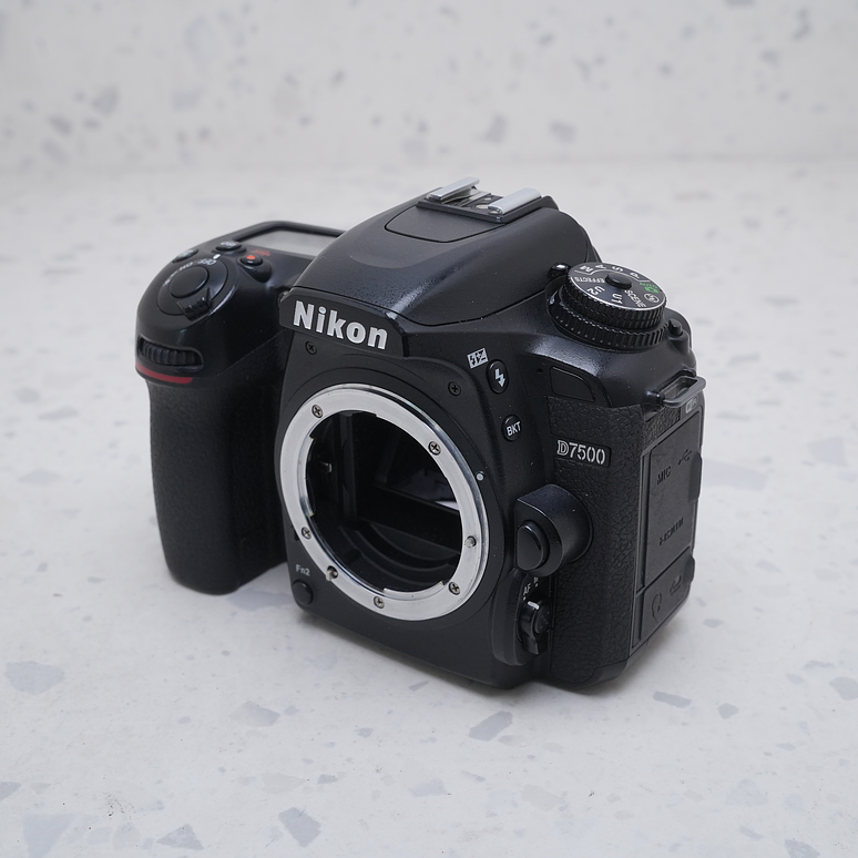 Nikon D7500 (Body) - USADO 2