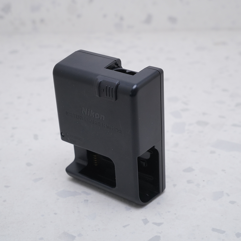 Cargador de batería Nikon MH-25a - USADO 3